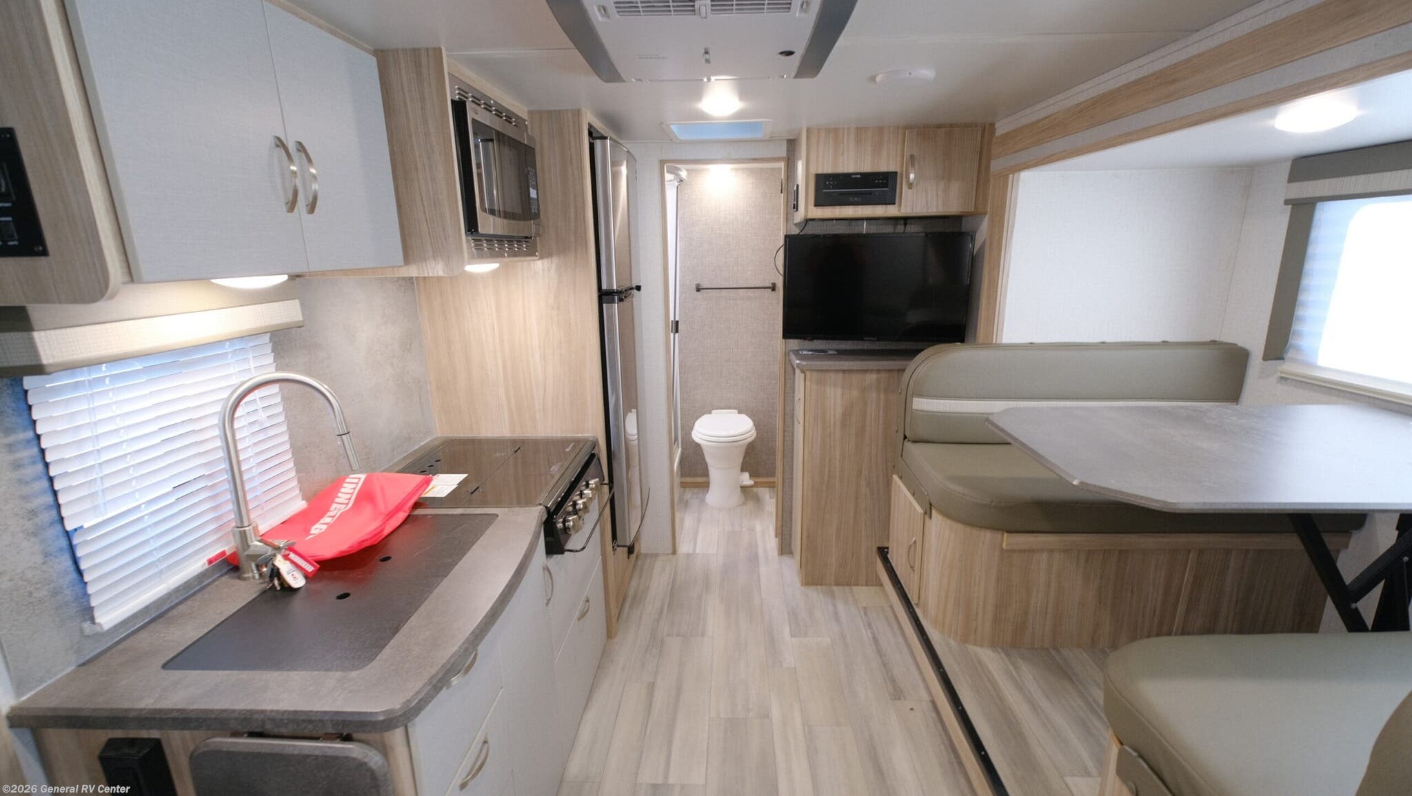 2022 Winnebago Micro Minnie FLX 2108DS - Used Travel Trailer For Sale by General RV Center in Fort Pierce, Florida