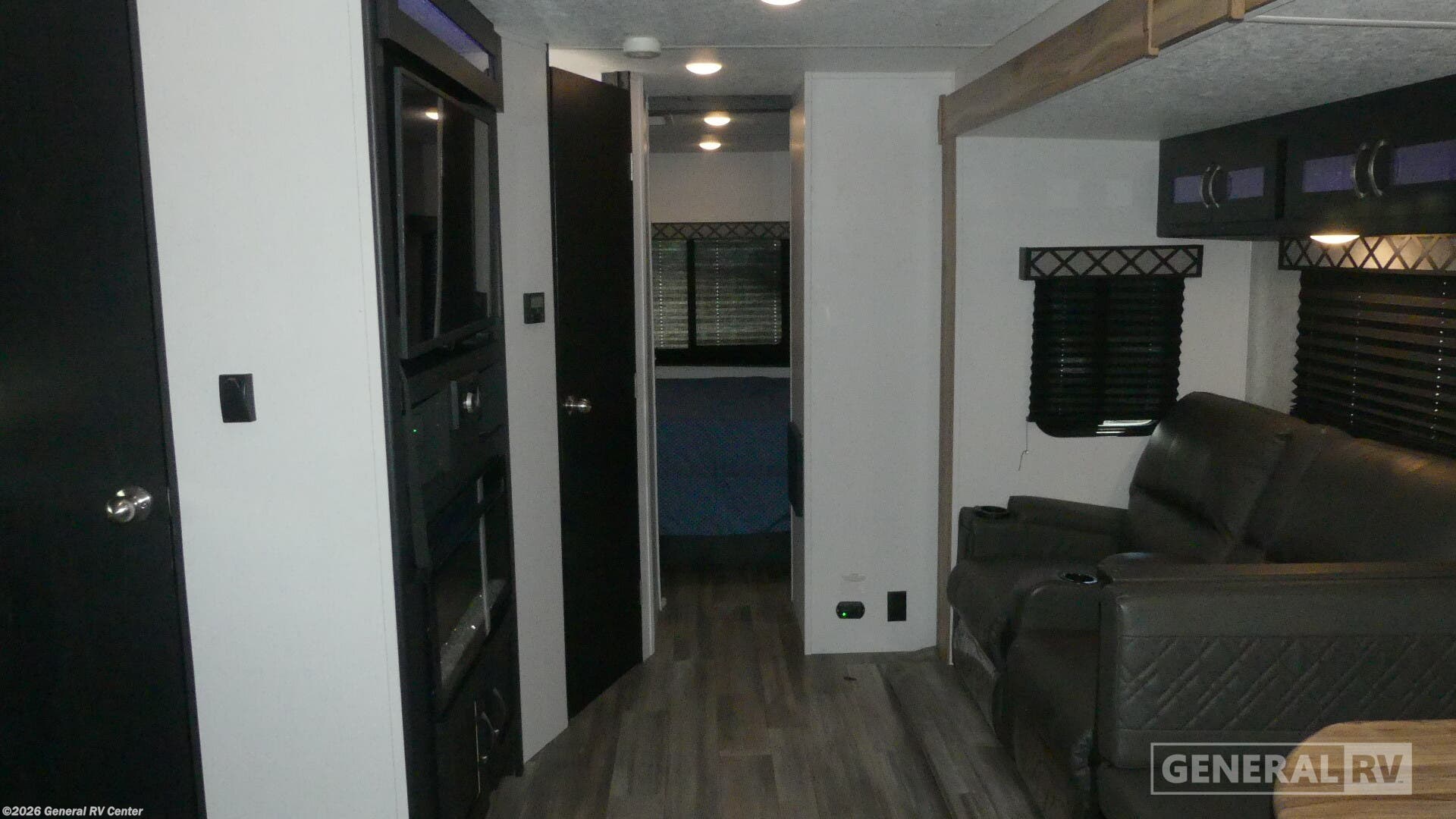 2022 Coachmen Freedom Express Ultra Lite 259FKDS - Used Travel Trailer For Sale by General RV Center in Fort Pierce, Florida