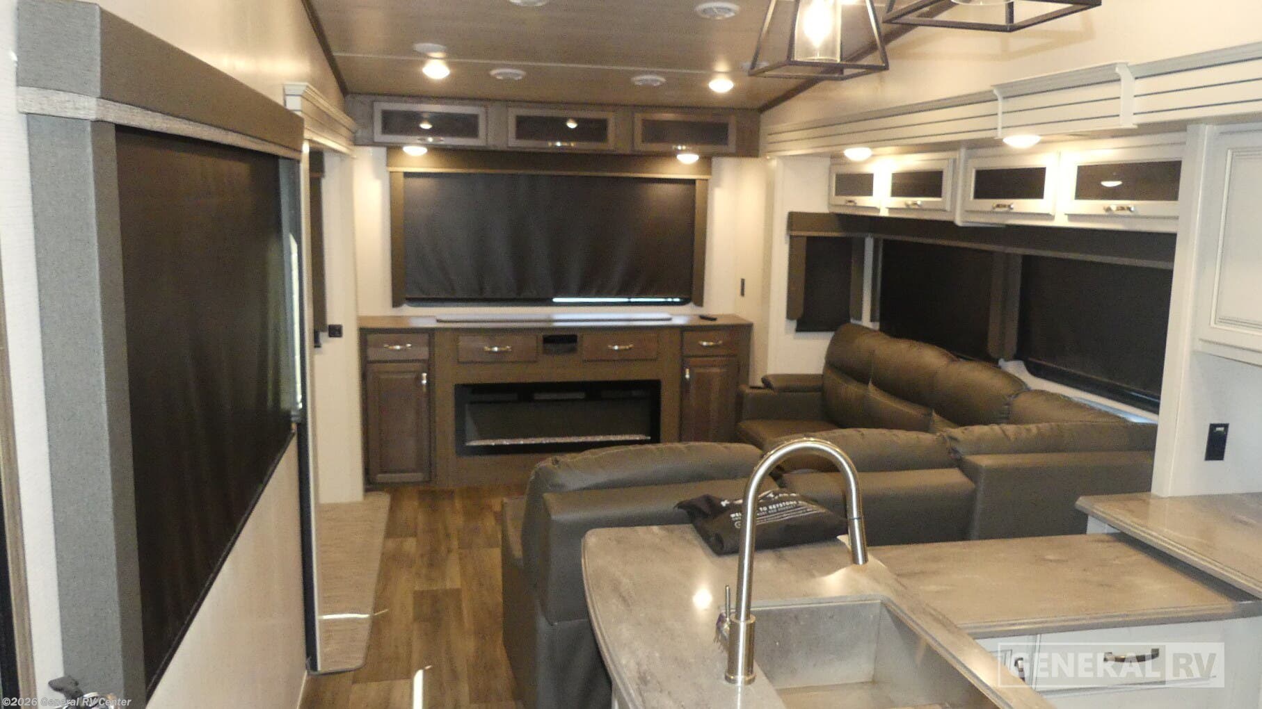 2023 Keystone Cougar 320RDS - Used Fifth Wheel For Sale by General RV Center in Fort Pierce, Florida