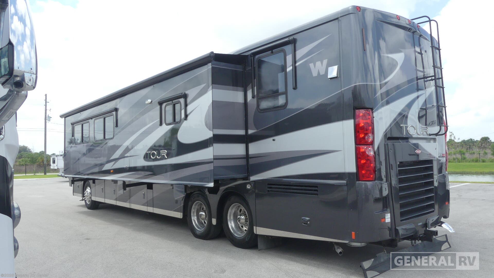 2013 Tour 42QD by Winnebago from General RV Center in Fort Pierce, Florida