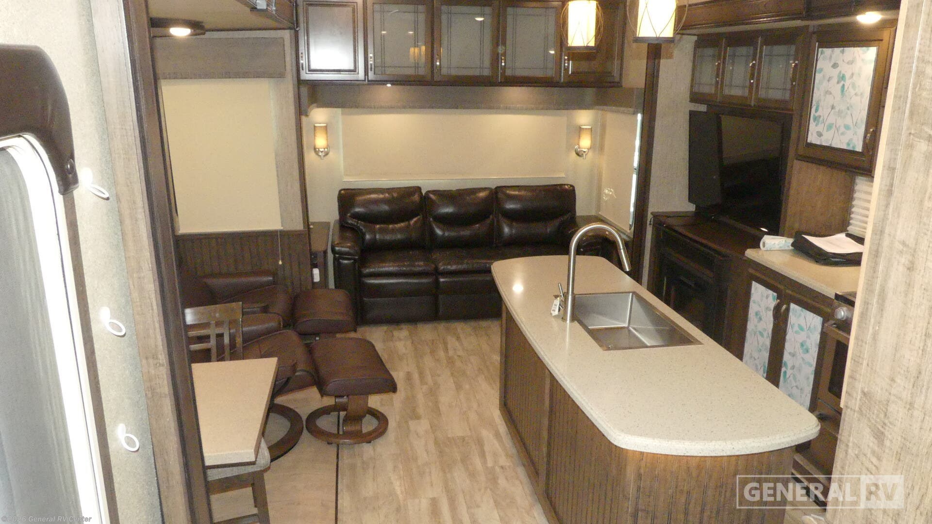 2019 Grand Design Solitude S CLASS 2930RL-R - Used Fifth Wheel For Sale by General RV Center in Fort Pierce, Florida