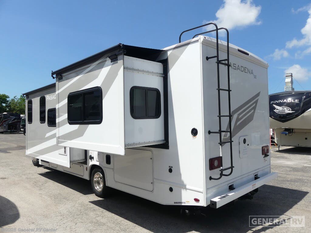 2026 Pasadena SE29 by Thor Motor Coach from General RV Center in Fort Myers, Florida