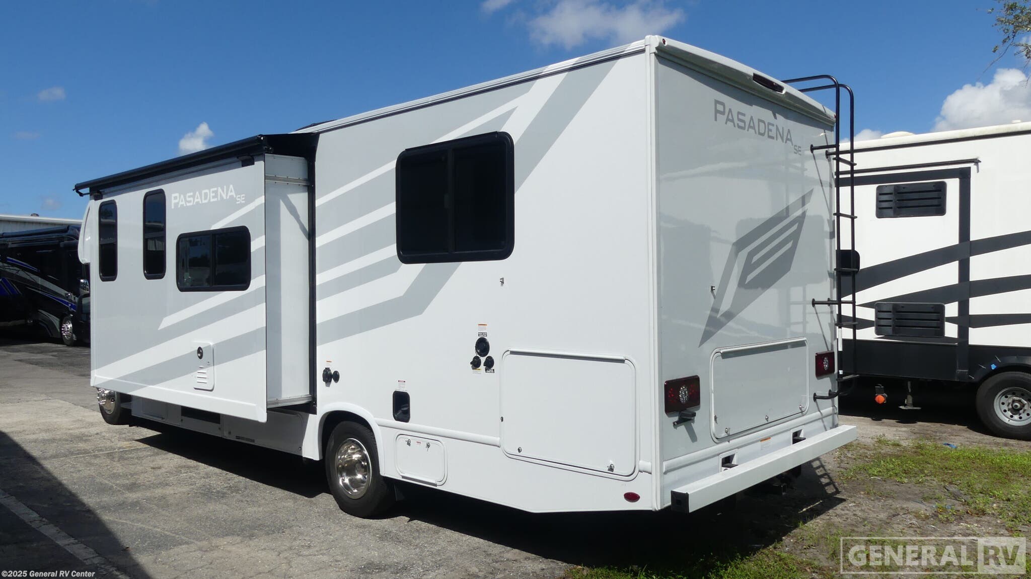 2026 Pasadena SE28 by Thor Motor Coach from General RV Center in Fort Myers, Florida