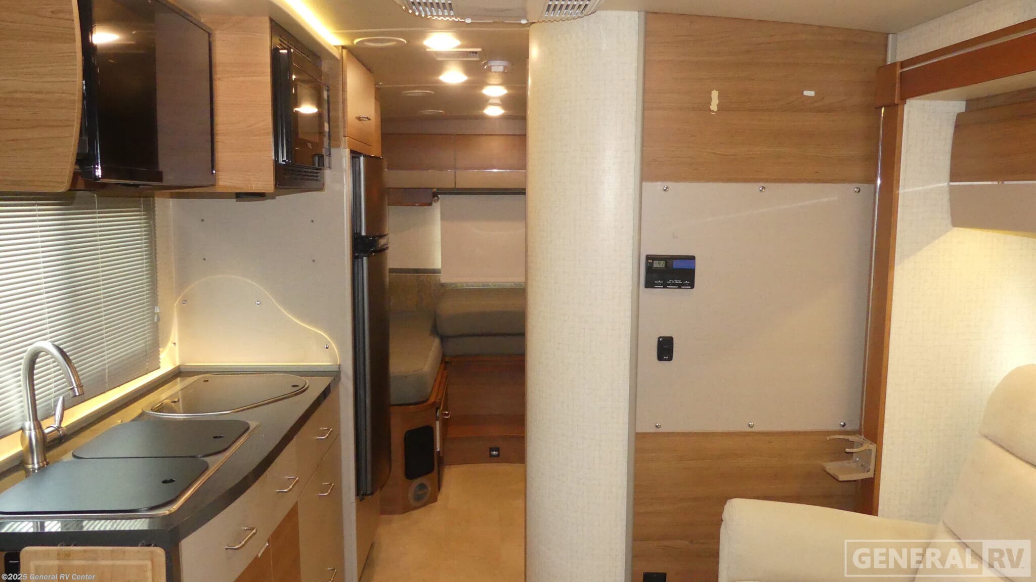 2016 Winnebago View 24V - Used Class C For Sale by General RV Center in Fort Myers, Florida