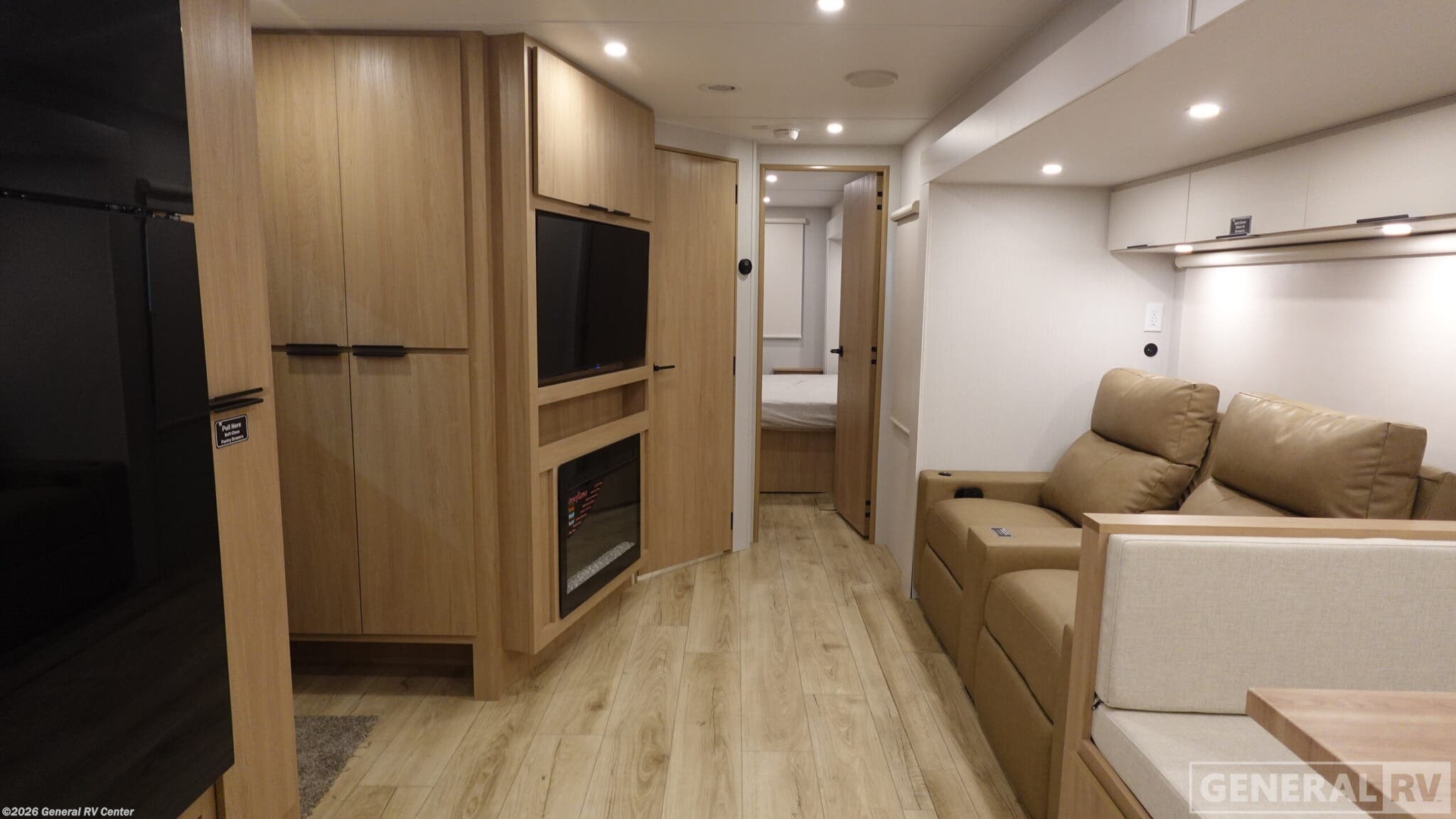 2026 Winnebago Thrive 26FKD - New Travel Trailer For Sale by General RV Center in Fort Myers, Florida