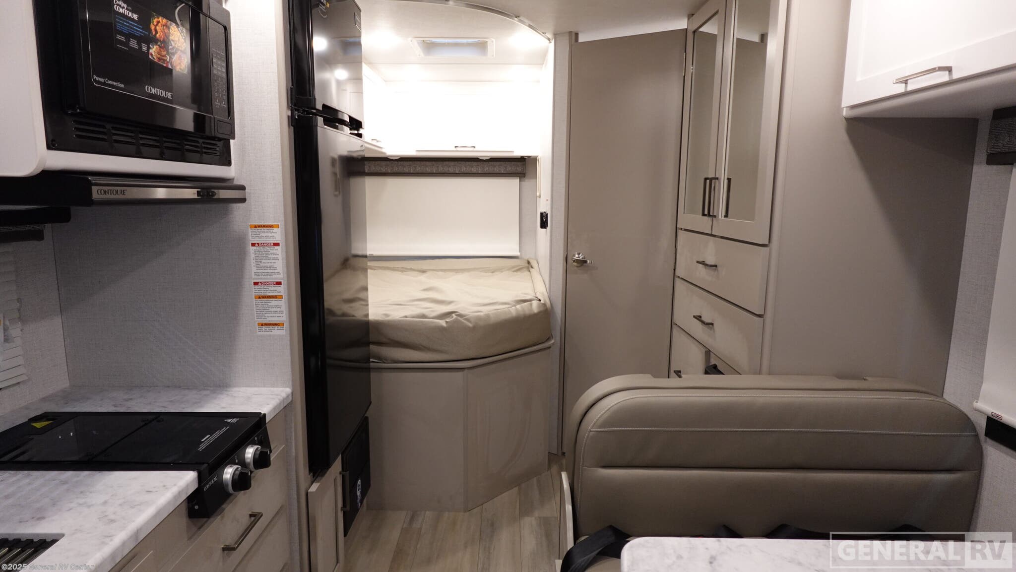 2026 Thor Motor Coach Pasadena SE SE21 Chevy - New Class C For Sale by General RV Center in Fort Myers, Florida