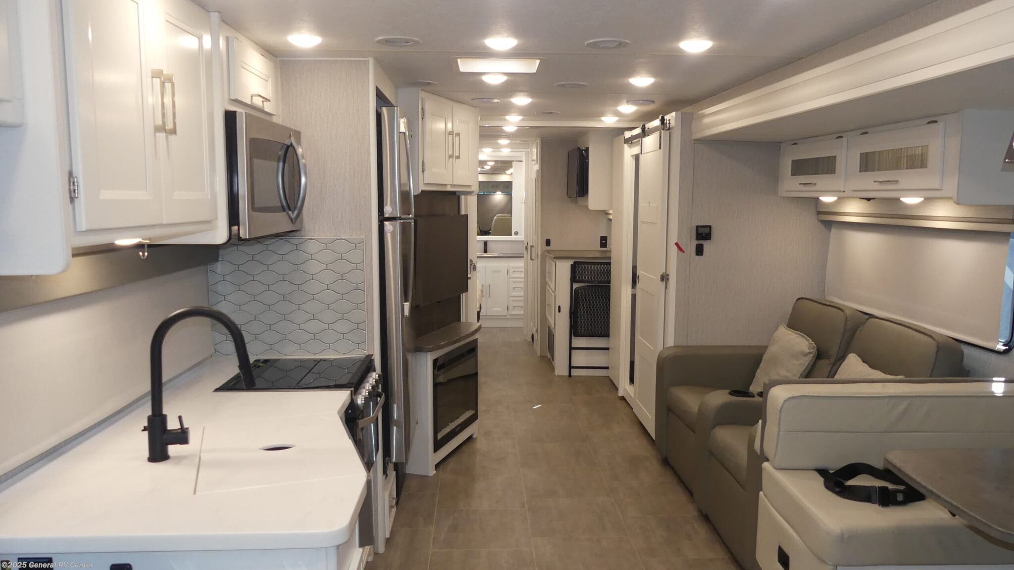 2023 Coachmen Mirada 35ES - Used Class A For Sale by General RV Center in Fort Myers, Florida