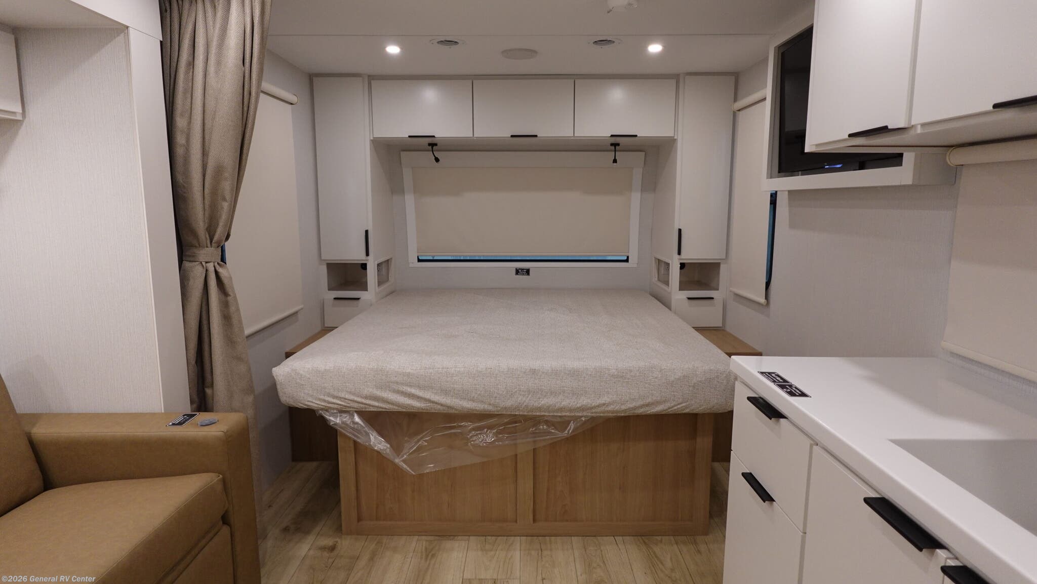 New 2026 Winnebago Thrive 18FBS available in Fort Myers, Florida