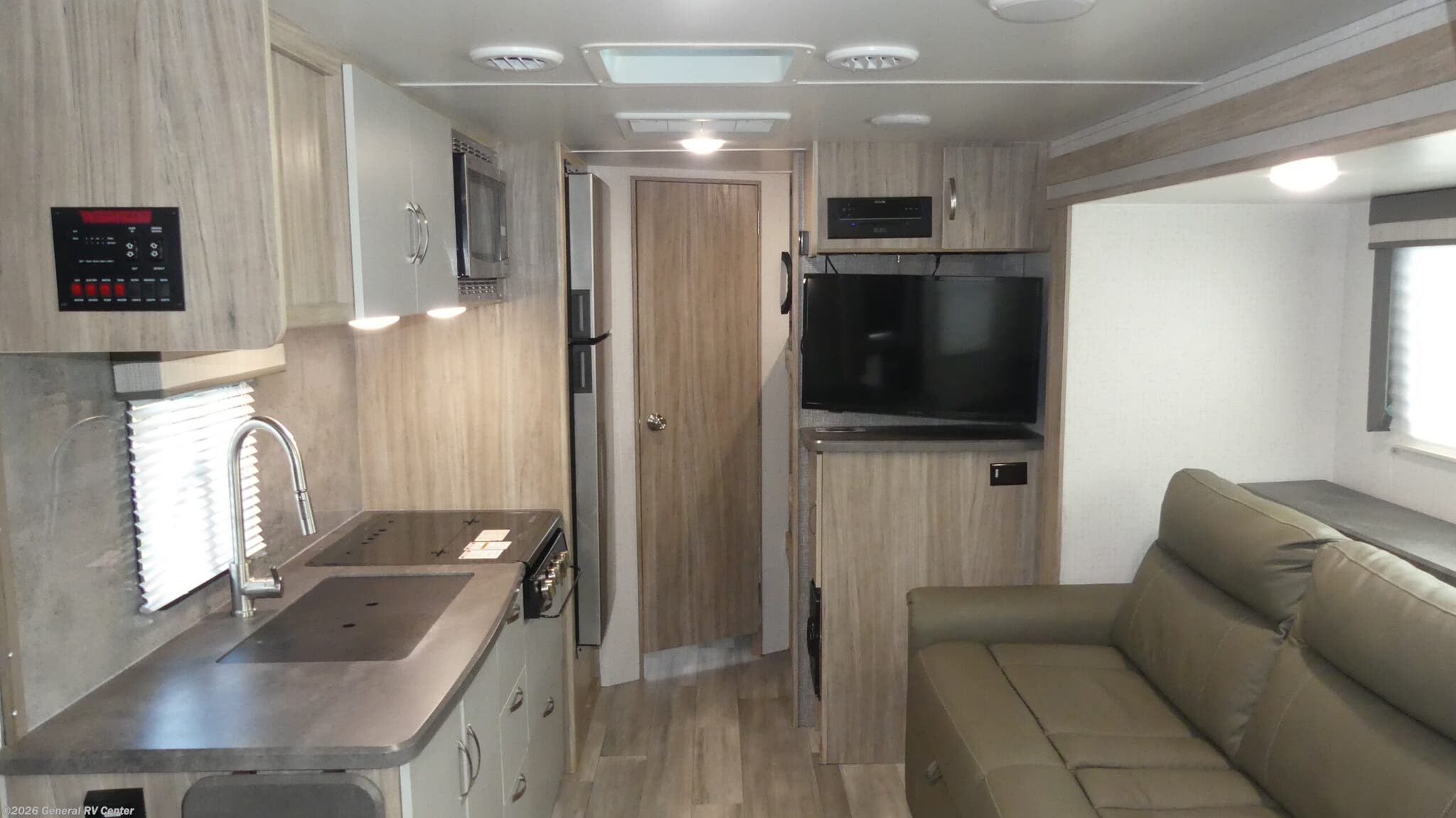 2022 Winnebago Micro Minnie 2306 BHS - Used Travel Trailer For Sale by General RV Center in Fort Myers, Florida