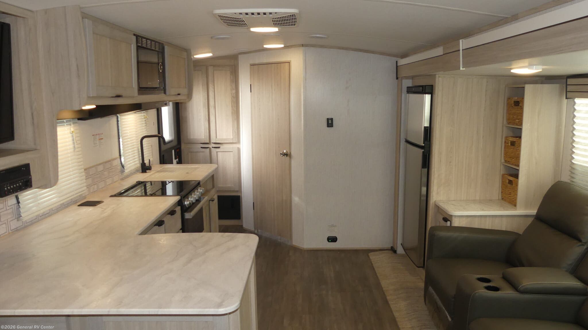 2022 Cruiser RV Shadow Cruiser 225RBS - Used Travel Trailer For Sale by General RV Center in Fort Myers, Florida