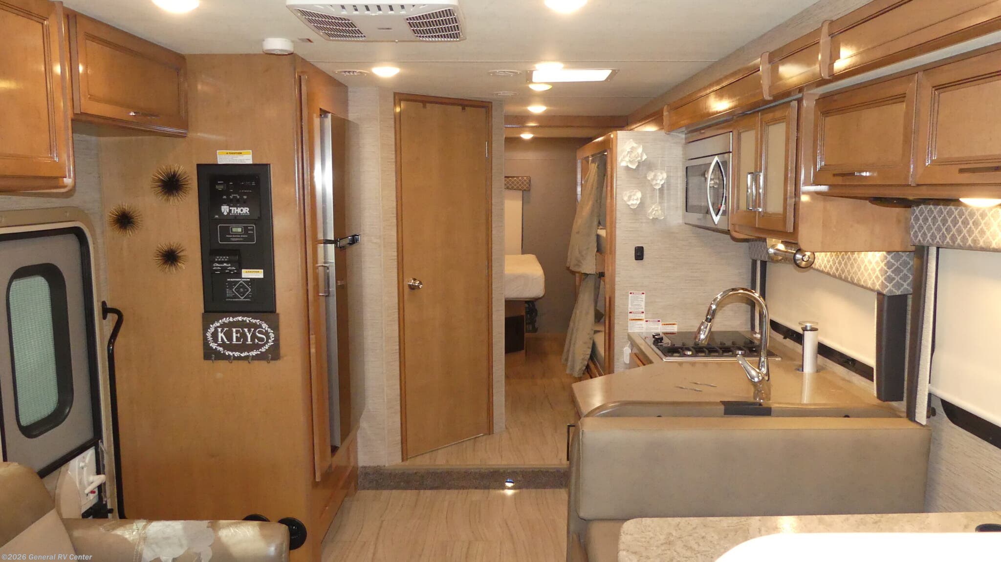 2021 Thor Motor Coach Quantum LF31 - Used Class C For Sale by General RV Center in Fort Myers, Florida