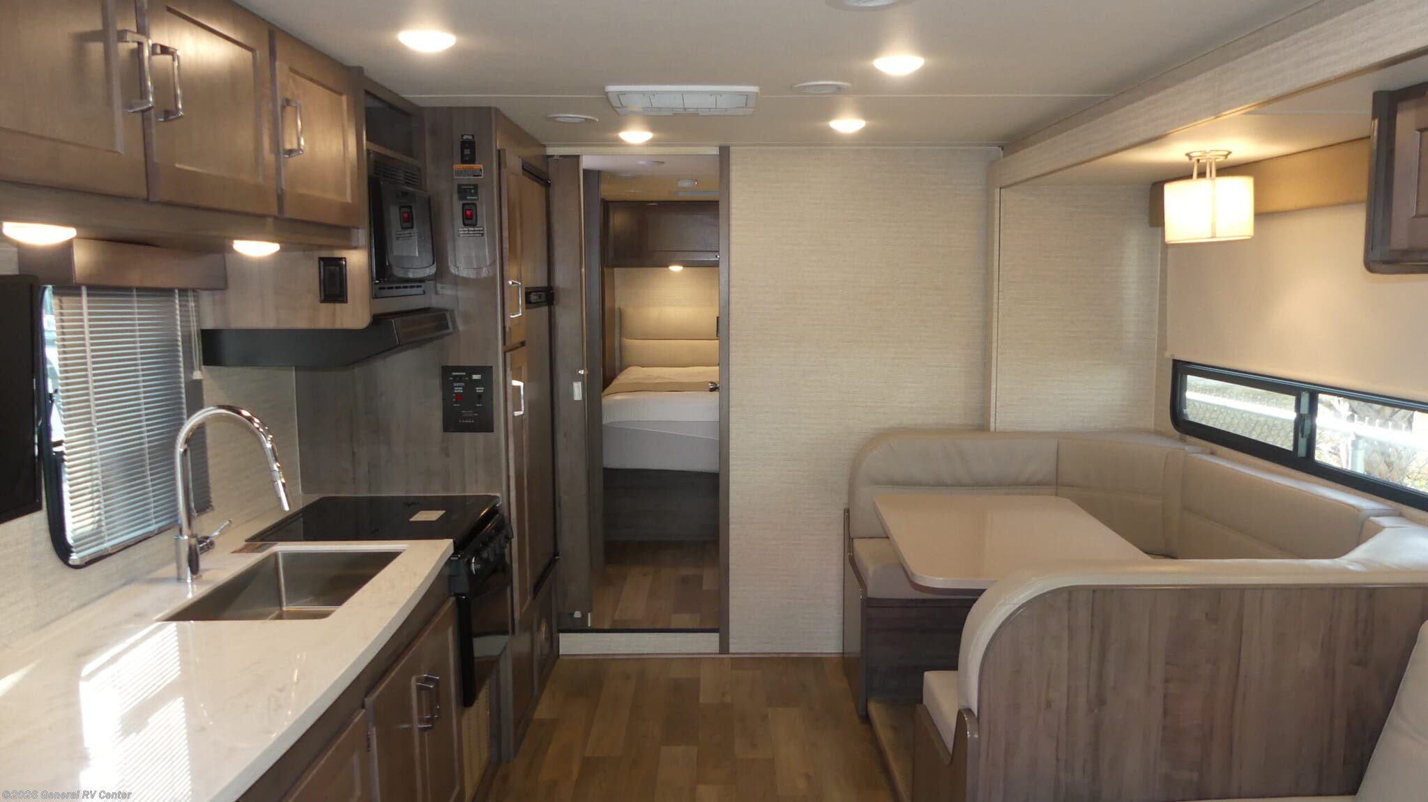 2025 Winnebago Minnie Winnie 31K - Used Class C For Sale by General RV Center in Fort Myers, Florida