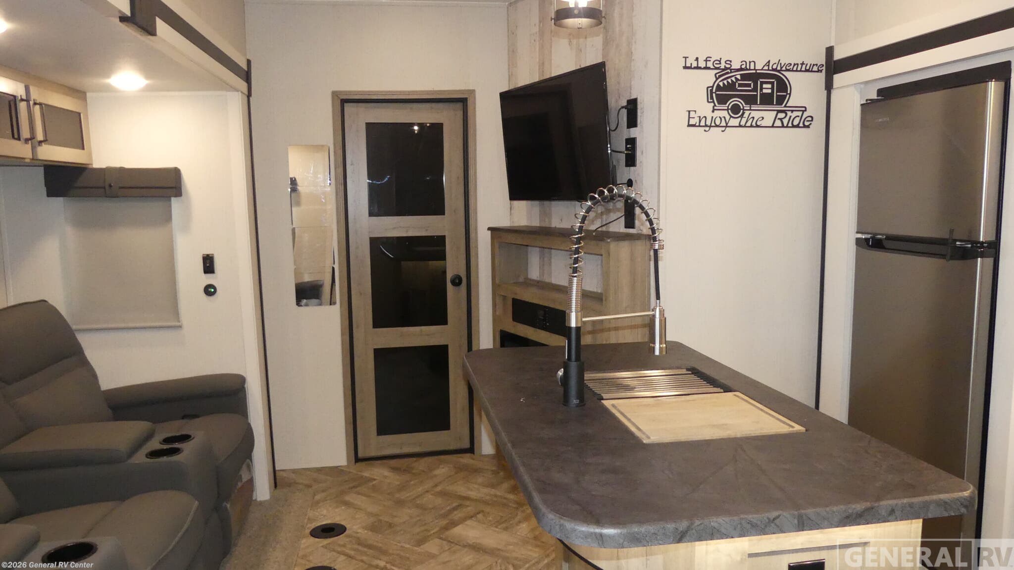 2023 Palomino Puma Unleashed 383DSS - Used Fifth Wheel For Sale by General RV Center in Fort Myers, Florida