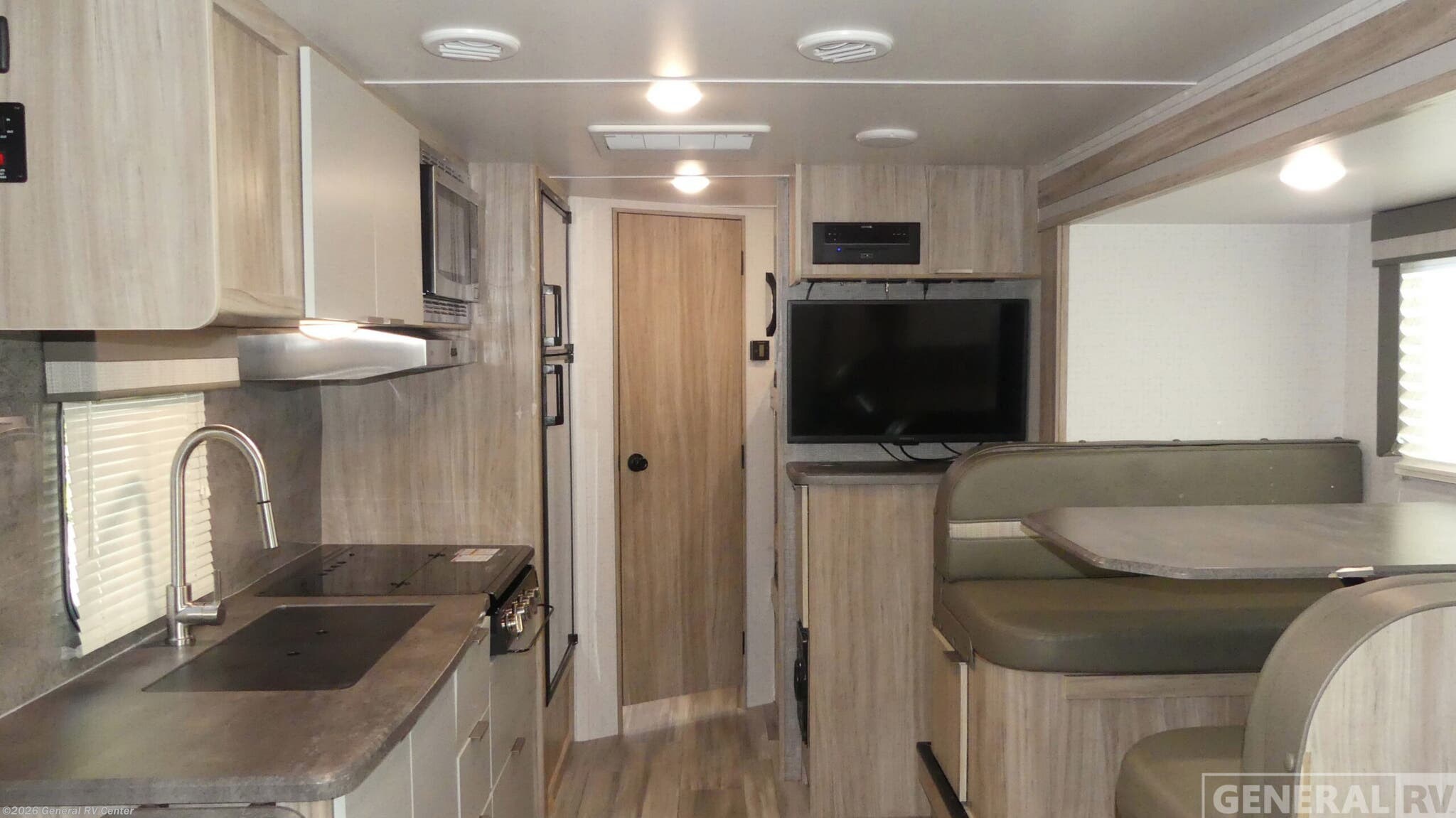 2021 Winnebago Micro Minnie 2306BHS - Used Travel Trailer For Sale by General RV Center in Fort Myers, Florida