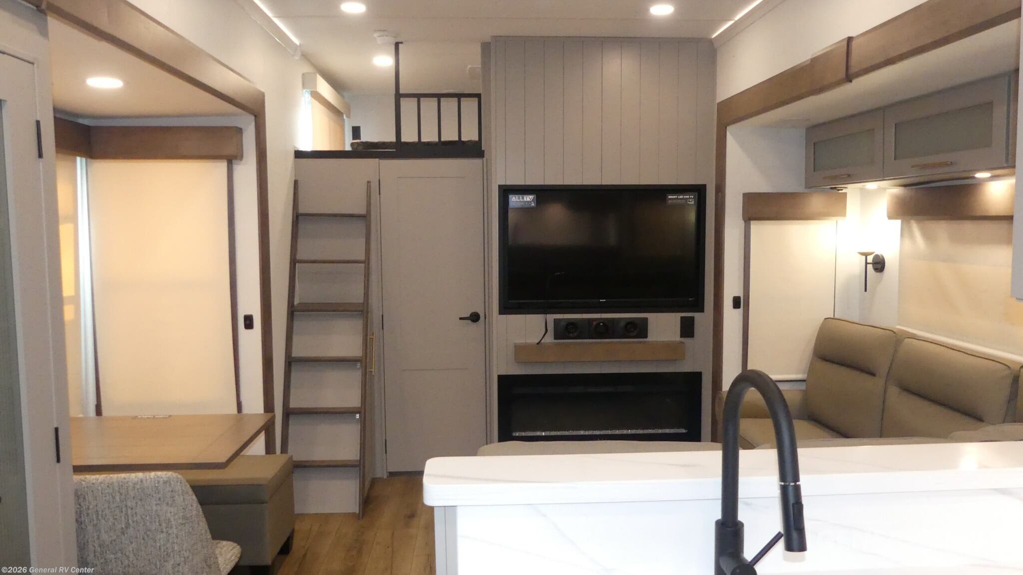 2026 Alliance RV Paradigm 395DS - New Fifth Wheel For Sale by General RV Center in Fort Myers, Florida