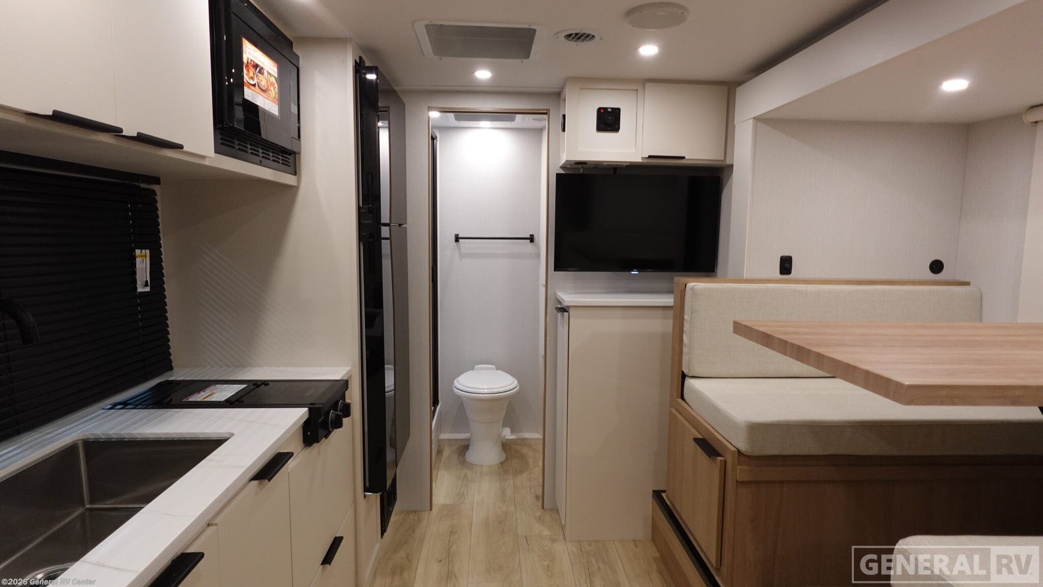 2026 Winnebago Micro Minnie 2108DS - New Travel Trailer For Sale by General RV Center in Fort Myers, Florida