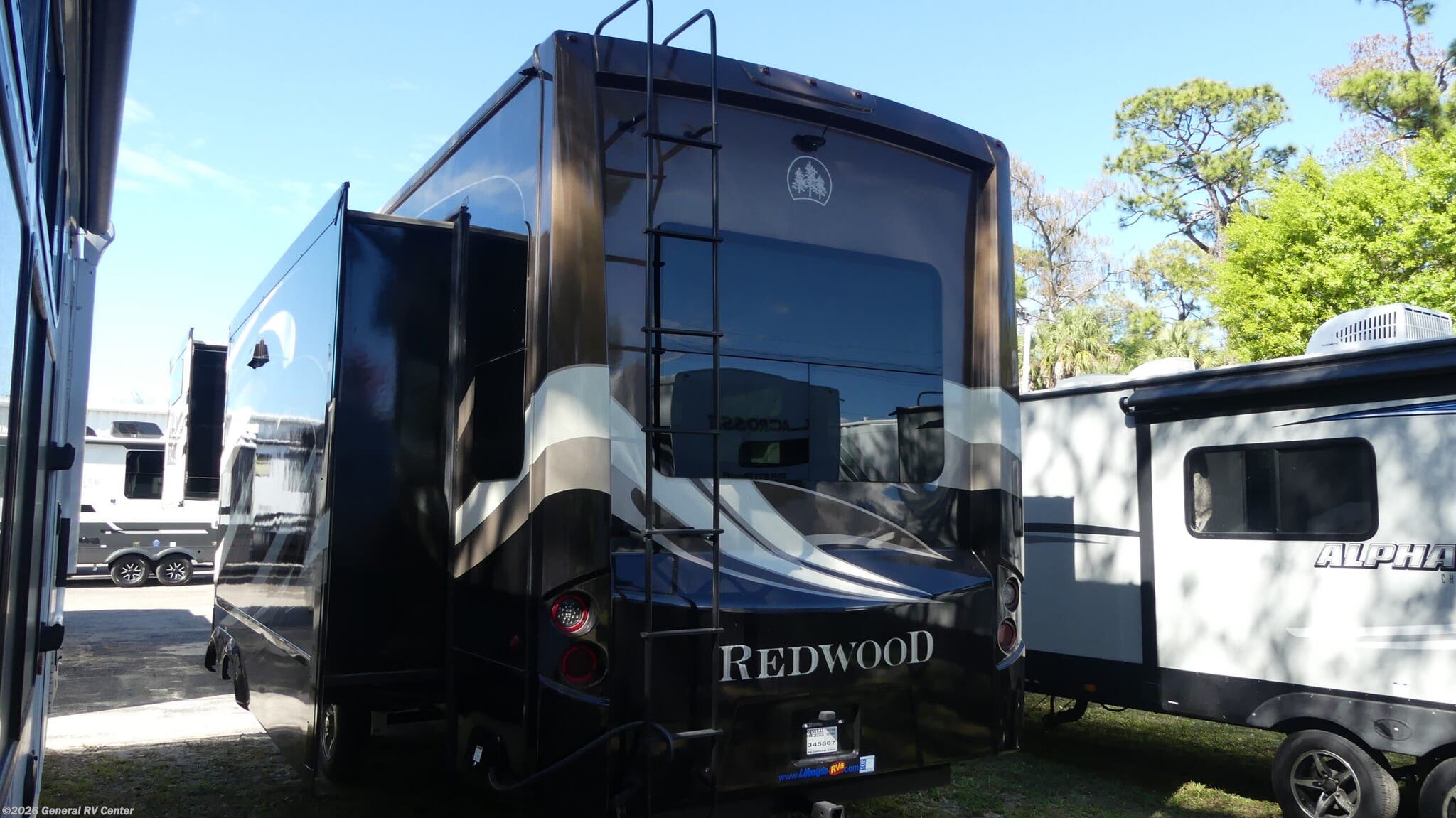 2017 Redwood 3901MB by CrossRoads from General RV Center in Fort Myers, Florida