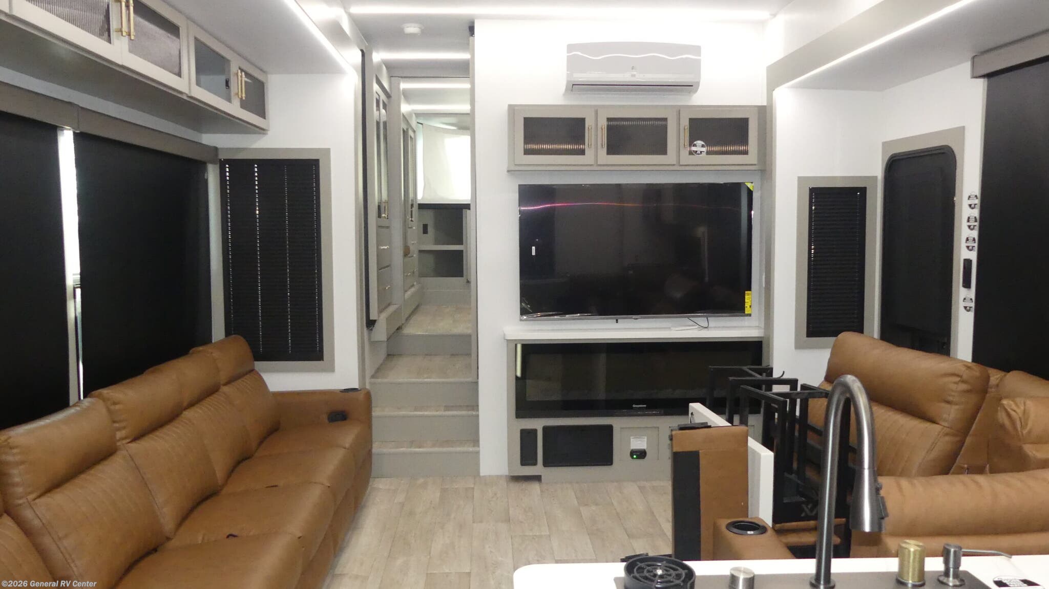 New 2026 Axiom Vendetta V4250 available in Fort Myers, Florida