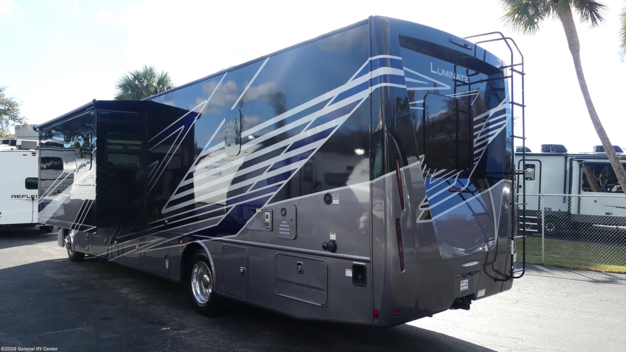 2026 Luminate CC35 by Thor Motor Coach from General RV Center in Fort Myers, Florida