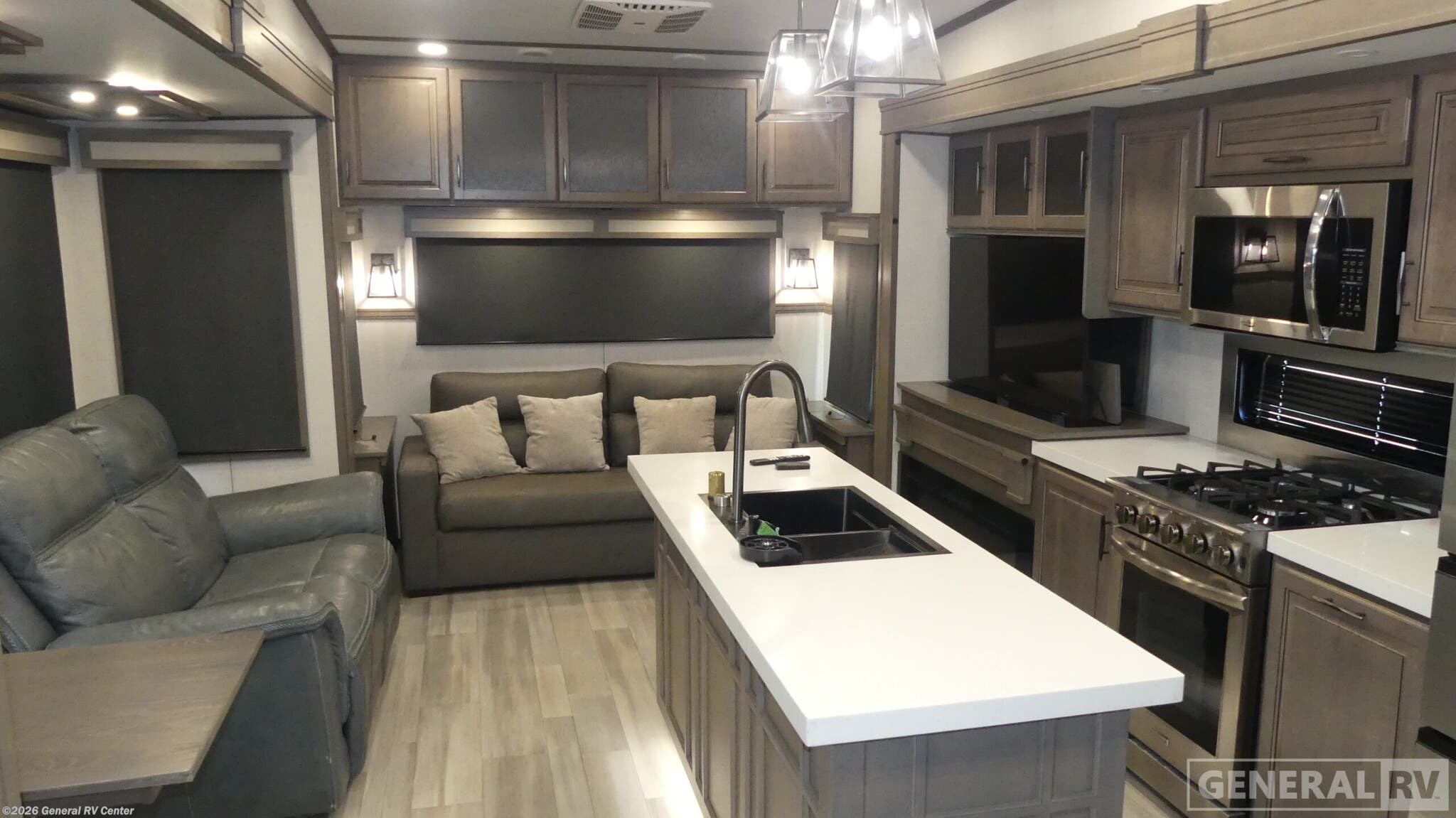 2024 Grand Design SOLITUDE-I 370DV - Used Fifth Wheel For Sale by General RV Center in Fort Myers, Florida
