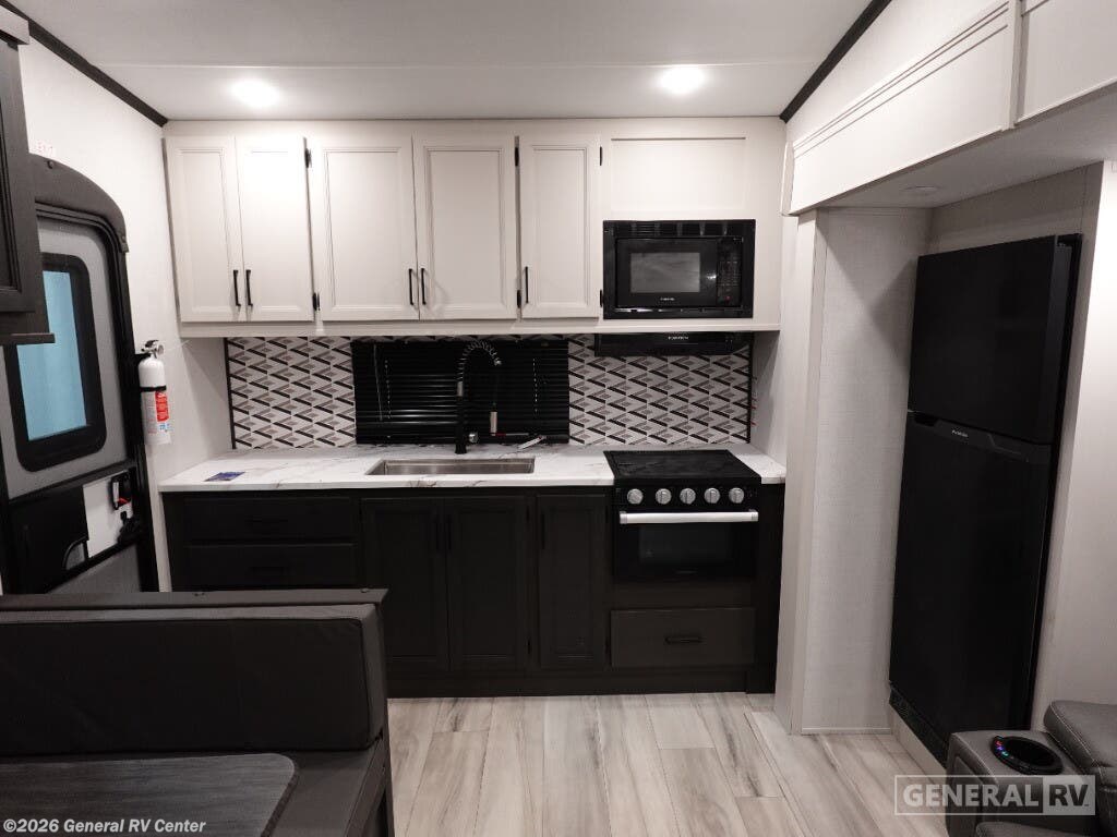 2025 Keystone Arcadia 21SRK - New Fifth Wheel For Sale by General RV Center in Fort Myers, Florida