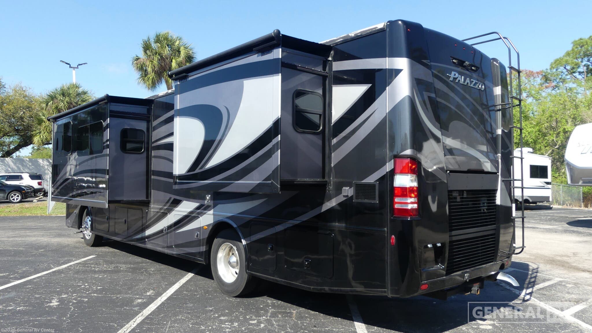 2022 Palazzo 37.4 by Thor Motor Coach from General RV Center in Fort Myers, Florida