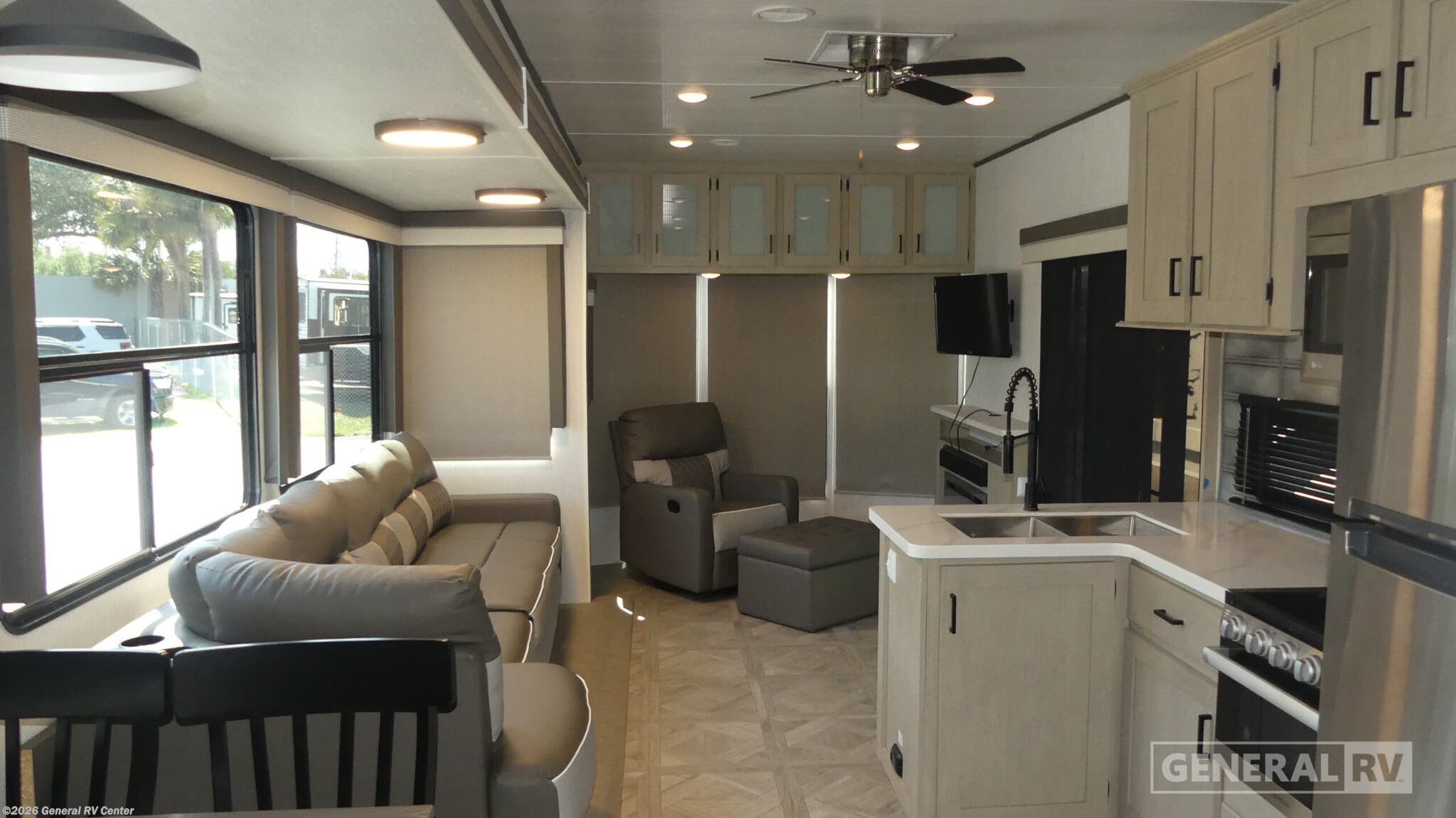 Used 2023 Forest River Salem Villa 40FDEN available in Fort Myers, Florida