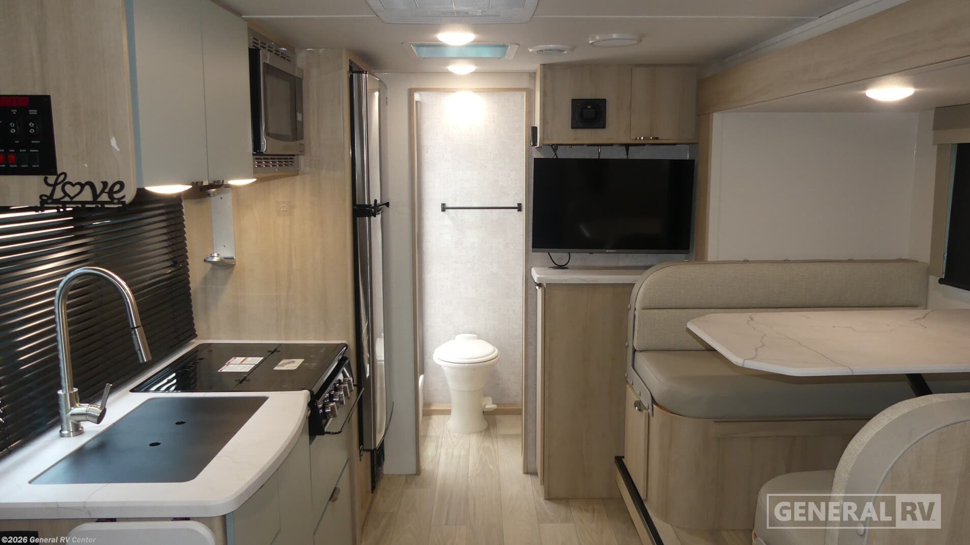 2024 Winnebago Micro Minnie 2108FBS - Used Travel Trailer For Sale by General RV Center in Fort Myers, Florida
