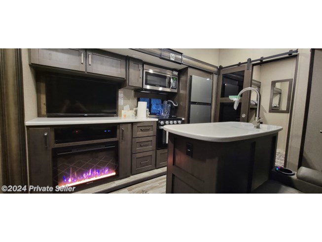 2022 Grand Design Reflection 31MB - Used Fifth Wheel For Sale by Matt in Midland , Michigan
