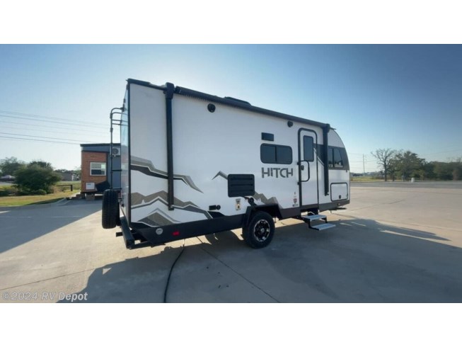 2022 Cruiser RV Hitch 18BHS - Used Travel Trailer For Sale by RV Depot in Cleburne , Texas