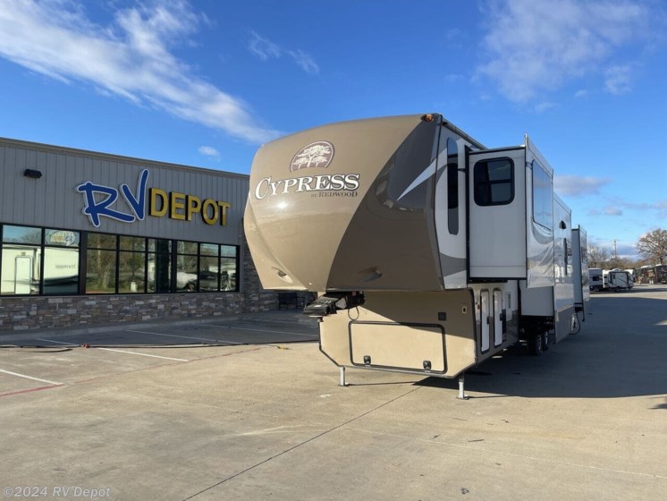Used 2016 Thor REDWOOD CYPRESS 39FL available in Cleburne, Texas