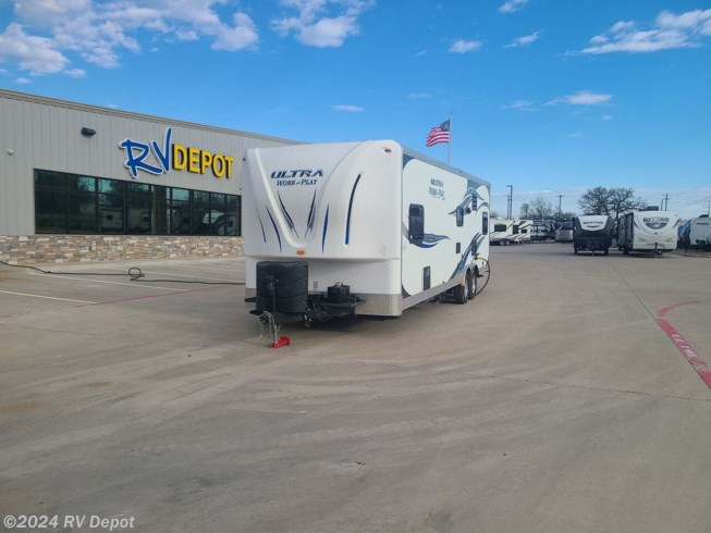 Used 2014 Forest River Work and Play 25UDT available in Cleburne , Texas