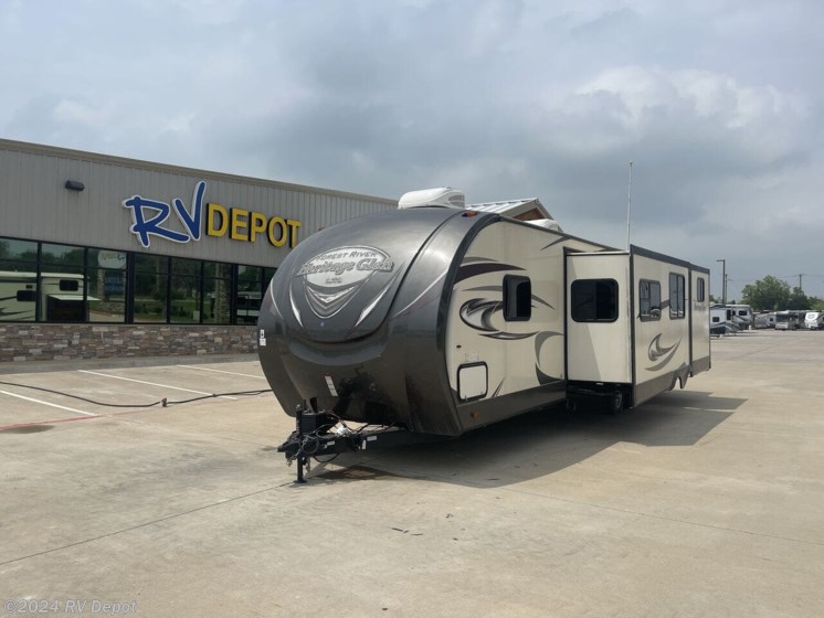 Used 2017 Forest River Wildwood HERITAGE GLEN 300BH available in Cleburne, Texas