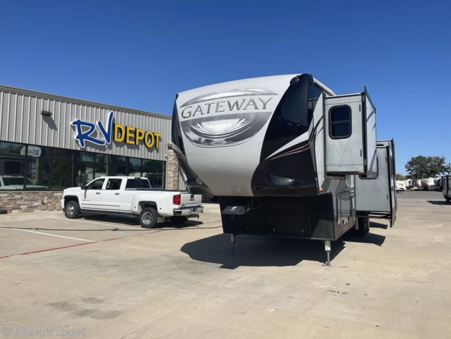 Used 2017 Heartland Gateway 3712RDMB available in Cleburne , Texas
