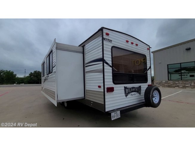 2017 Forest River Wildwood 254RLXL - Used Travel Trailer For Sale by RV Depot in Cleburne , Texas