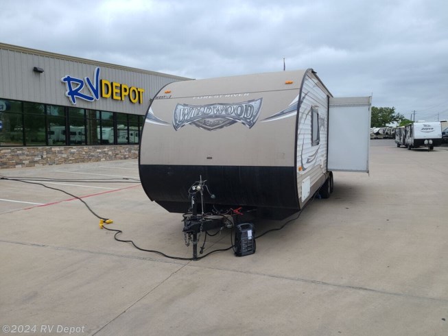 Used 2017 Forest River Wildwood 254RLXL available in Cleburne , Texas