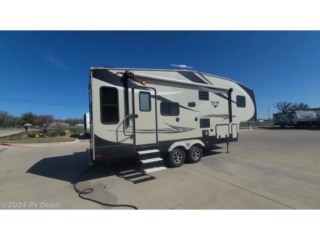 2016 Forest River Sabre 25RL - Used Fifth Wheel For Sale by RV Depot in Cleburne , Texas
