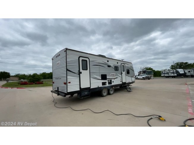 2017 Keystone COLEMAN 263BH - Used Travel Trailer For Sale by RV Depot in Cleburne , Texas