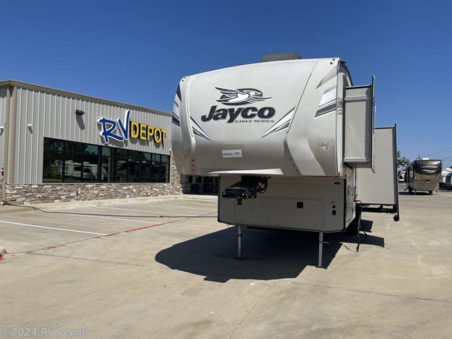 Used 2018 Jayco Eagle 30.5 MBOK available in Cleburne , Texas