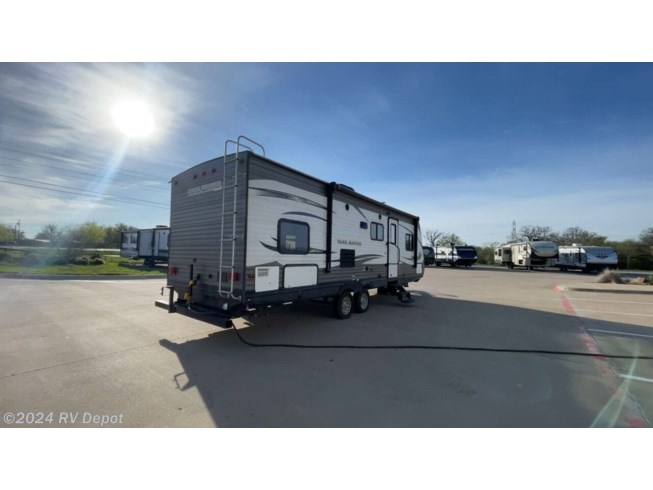 2017 Heartland TRAILRUNNER 27FQBS - Used Travel Trailer For Sale by RV Depot in Cleburne , Texas