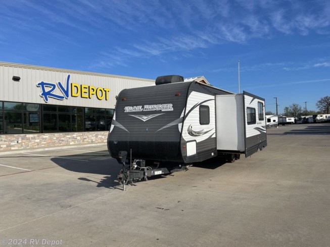 Used 2017 Heartland TRAILRUNNER 27FQBS available in Cleburne , Texas
