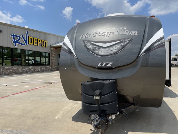 Used 2018 Forest River HERITAGE GLEN 309BOK available in Cleburne, Texas