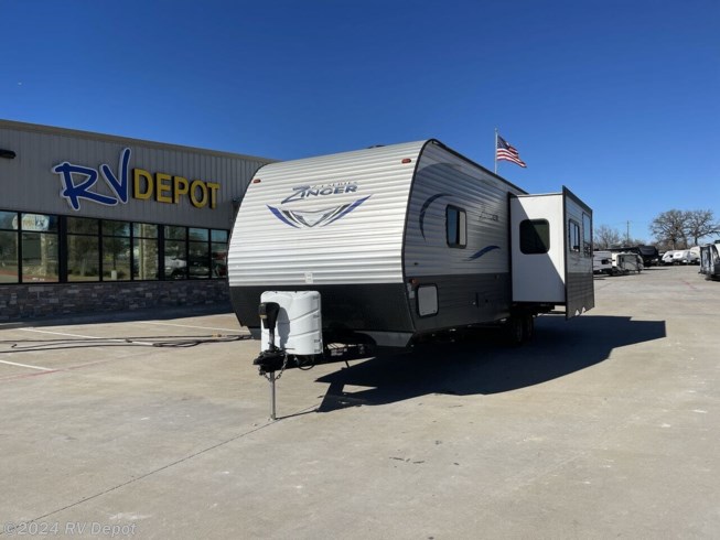 Used 2018 Keystone ZINGER 280RK available in Cleburne , Texas