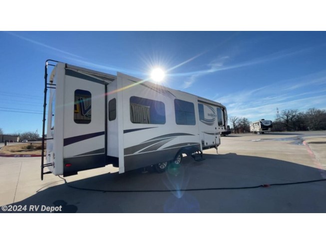 2017 Heartland Bighorn 3270RS - Used Fifth Wheel For Sale by RV Depot in Cleburne , Texas