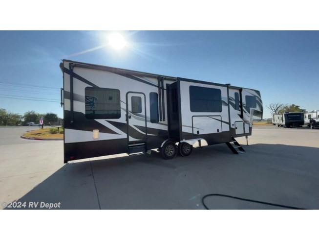 2021 Keystone VOLTAGE 3615 - Used Toy Hauler For Sale by RV Depot in Cleburne , Texas