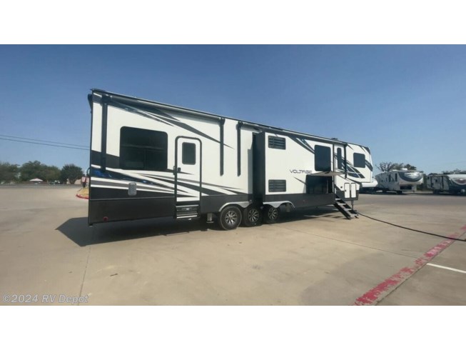 2020 Keystone VOLTAGE 4185 - Used Toy Hauler For Sale by RV Depot in Cleburne , Texas