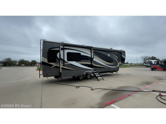 2018 Heartland Landmark LOUISVILLE - Used Fifth Wheel For Sale by RV Depot in Cleburne , Texas
