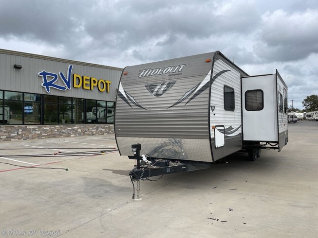 Used 2015 Keystone Hideout 29BHS available in Cleburne , Texas