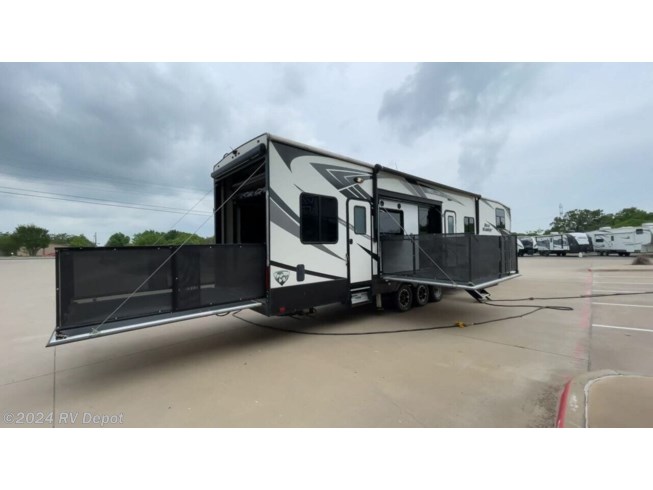 2019 Heartland Road Warrior 427RW - Used Toy Hauler For Sale by RV Depot in Cleburne , Texas