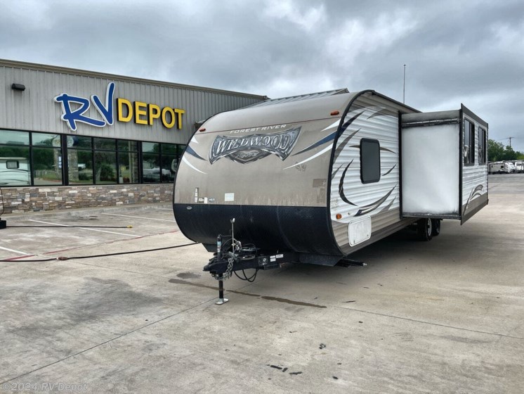 Used 2017 Forest River Wildwood 273QBXL available in Cleburne, Texas